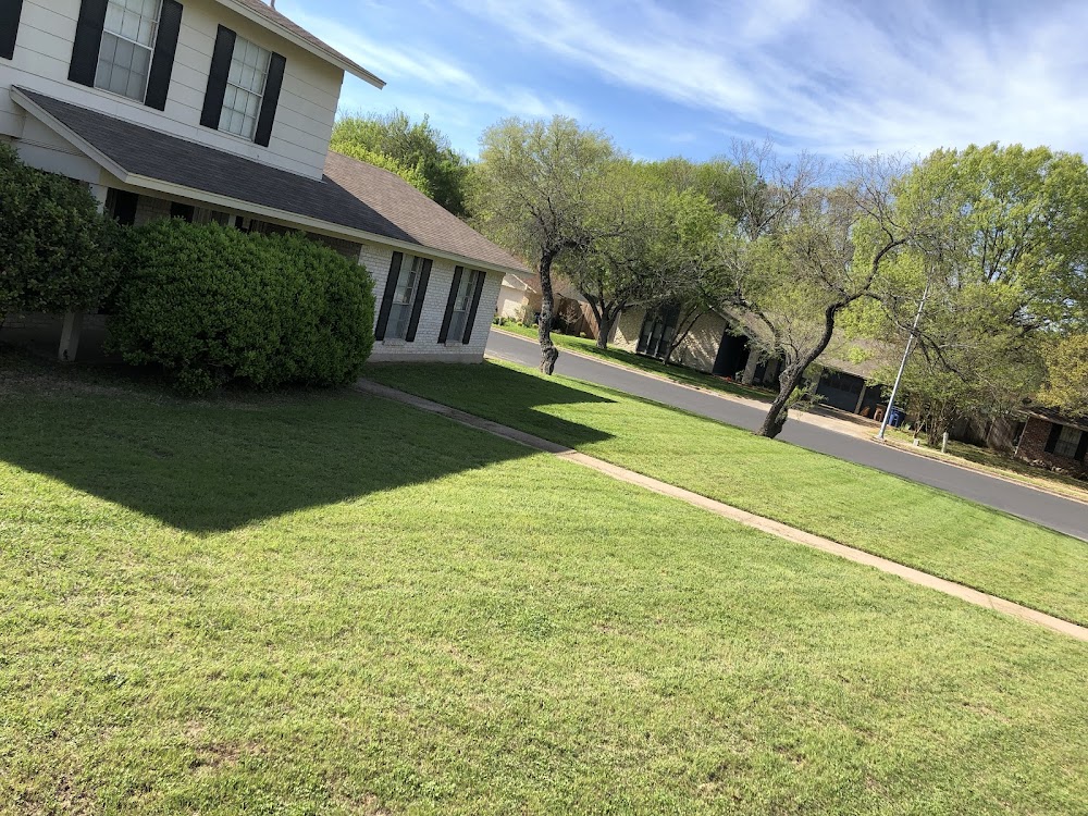 Oak Grove Lawn and Landscape